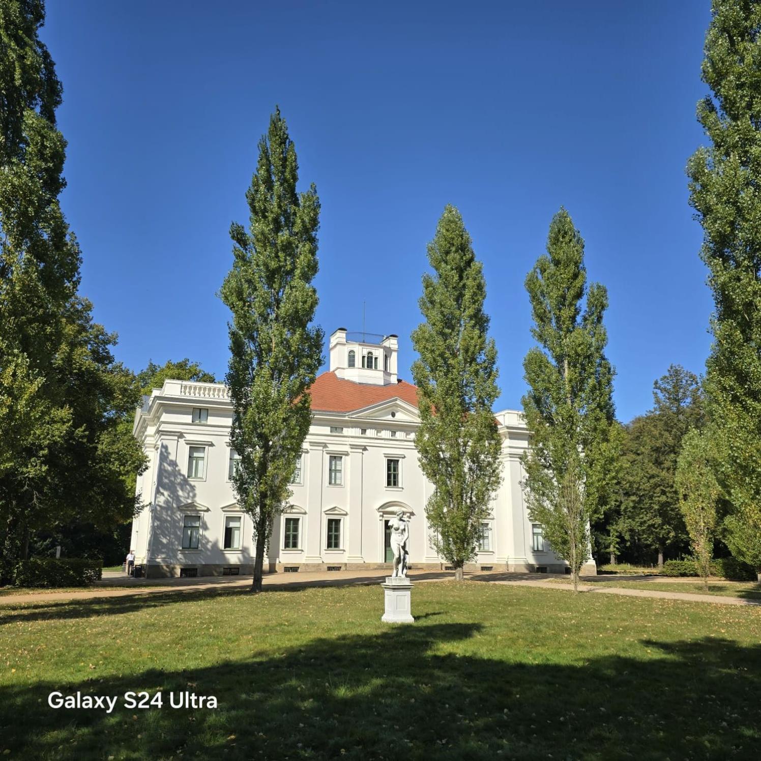 City Apart - Fewo Klimaanlage Whirpool Panoramafenster 5 Personen Kulturdenkmal Dessau-Rosslau Kültér fotó