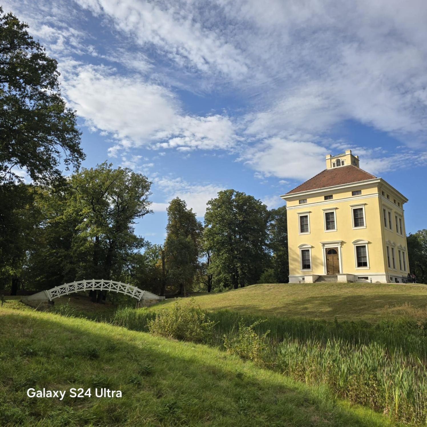 City Apart - Fewo Klimaanlage Whirpool Panoramafenster 5 Personen Kulturdenkmal Dessau-Rosslau Kültér fotó